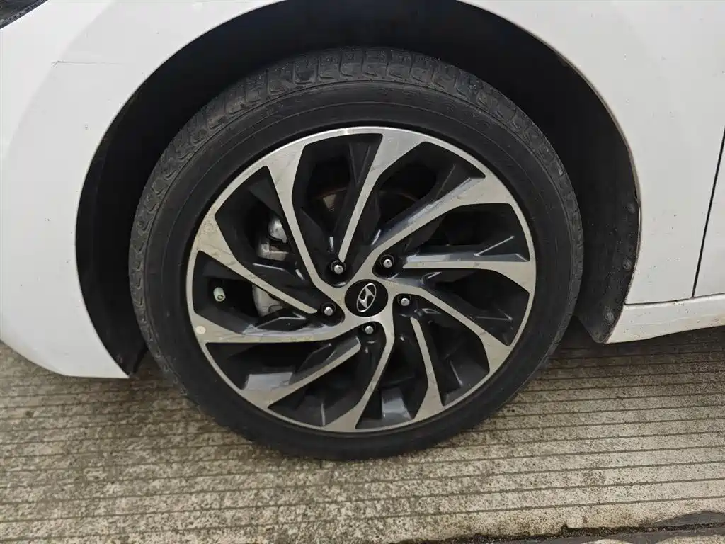 Hyundai Elantra 2019 1.5L CVT Smart Elite фото 23