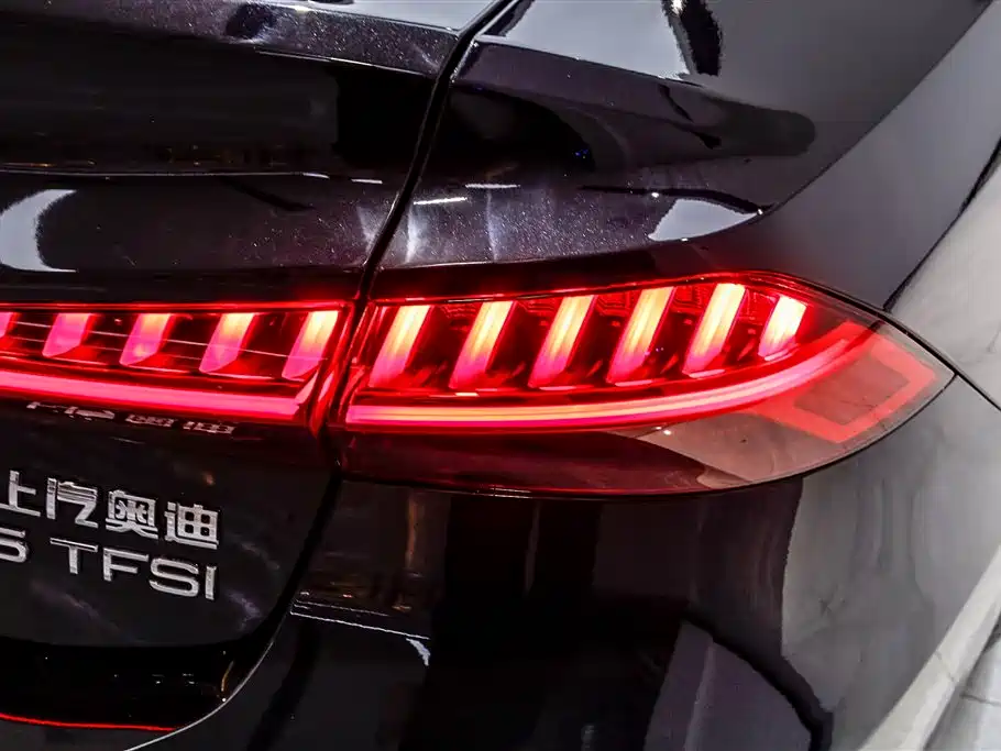 Audi A7L 2024 45TFSI S-line Dream Edition Crystal Package фото 7