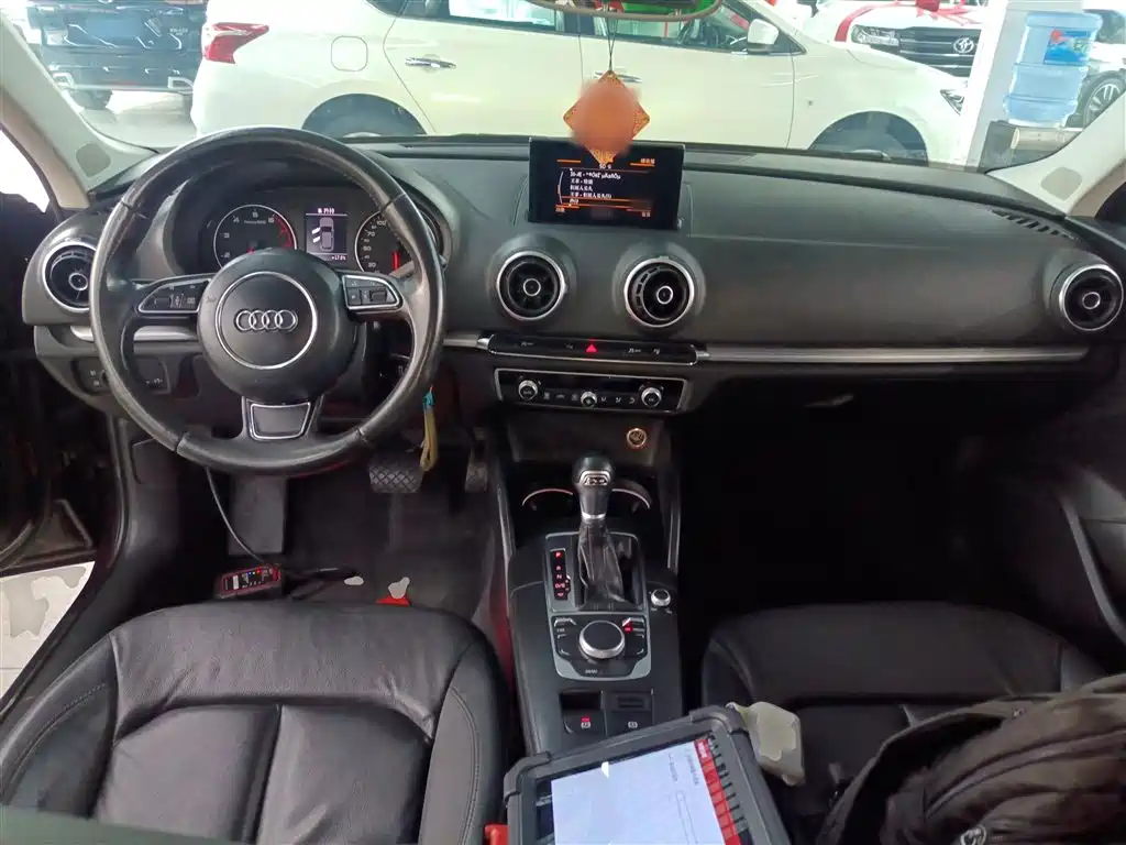 Audi A3 2014 Sportback 35 TFSI Automatic Comfort фото 6