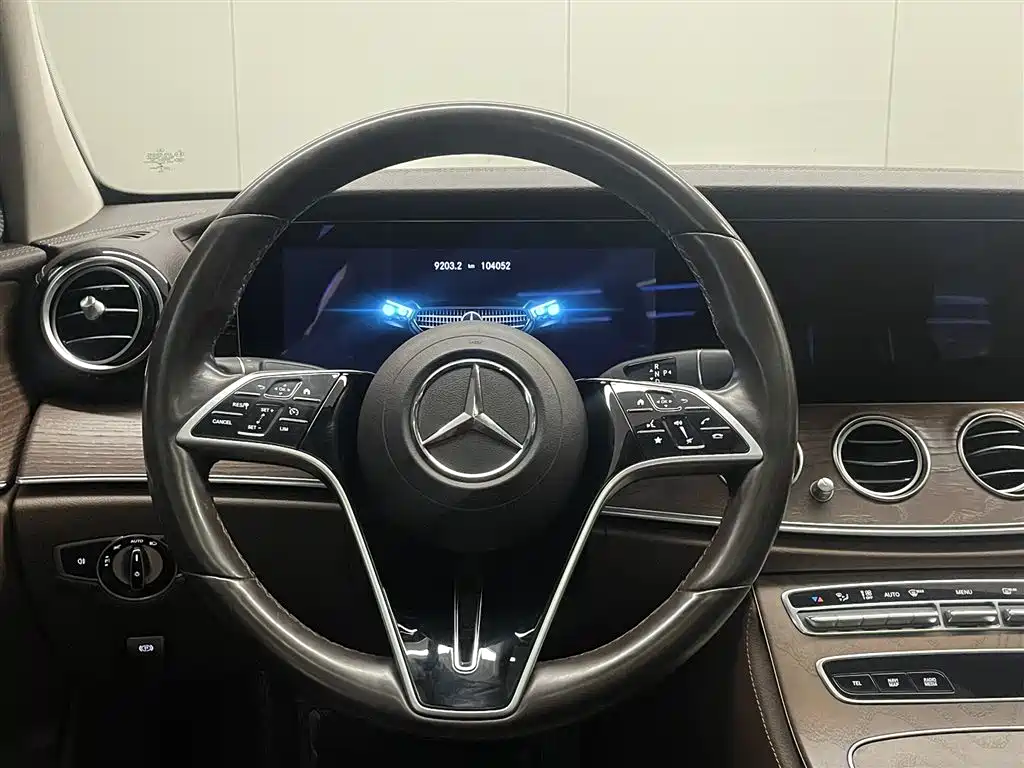  E CLASS