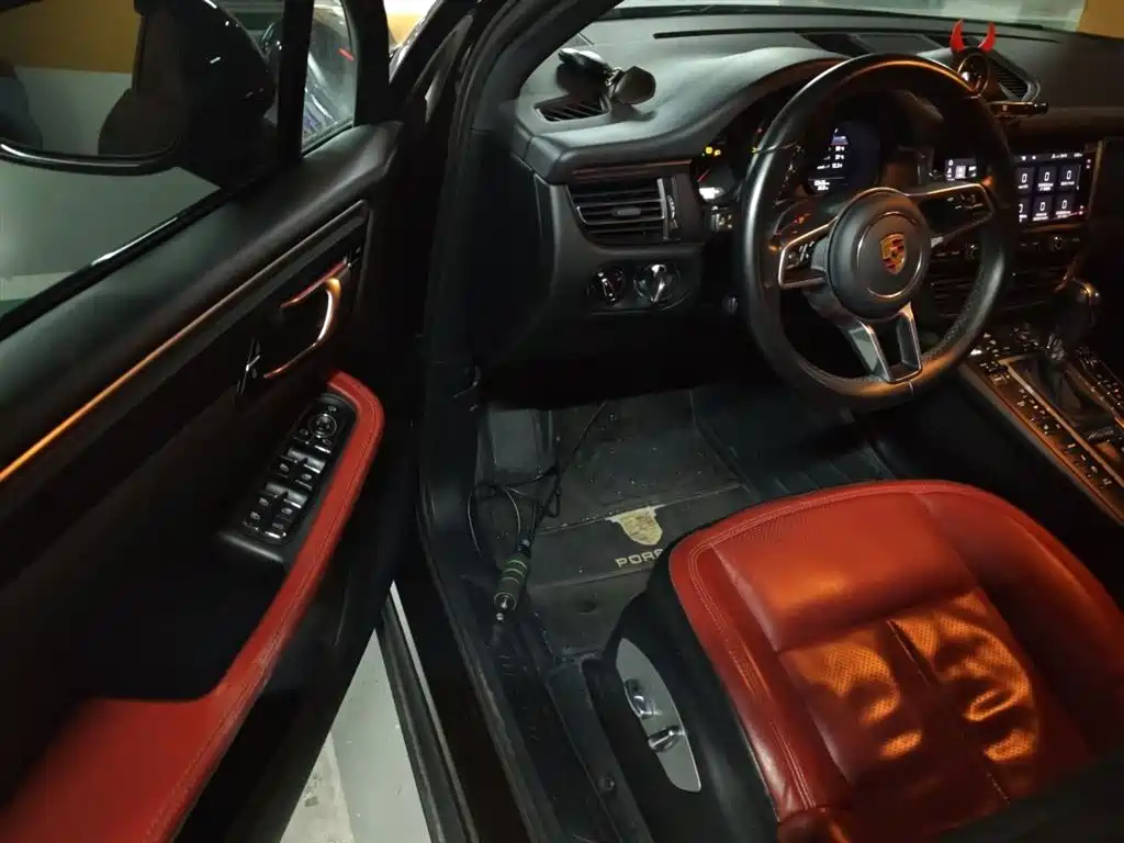 Porsche Macan 2020 Macan 2.0T фото 17