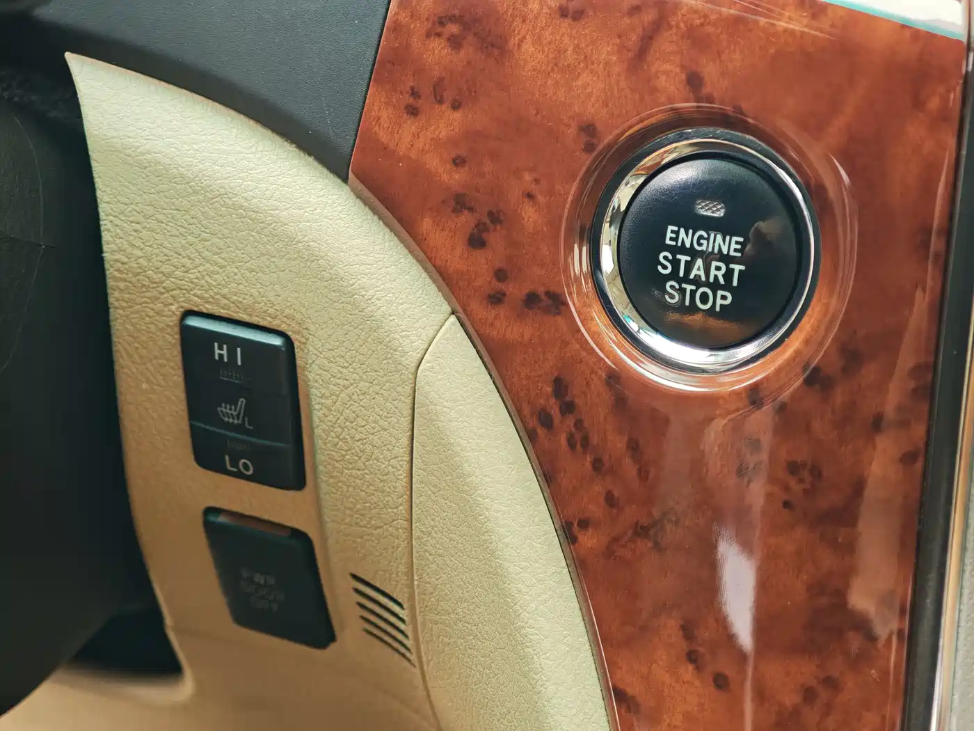 Toyota Alphard 2011 3.5L Luxury Edition фото 27