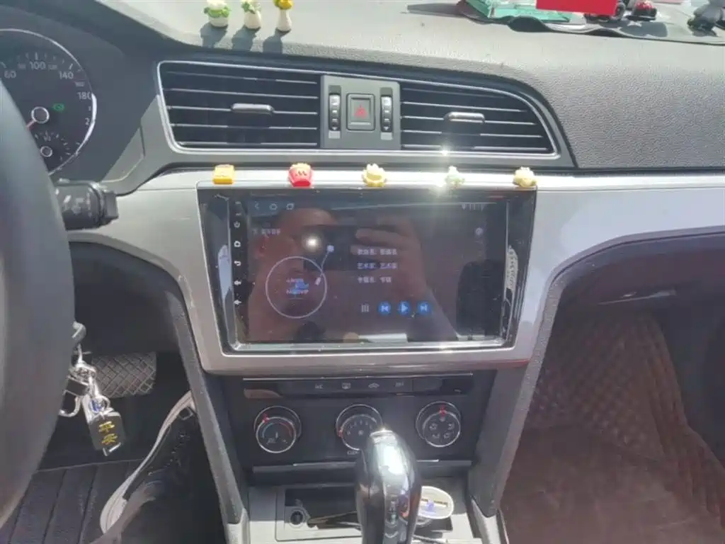 Volkswagen Lamando 2015 230TSI DSG Style фото 13