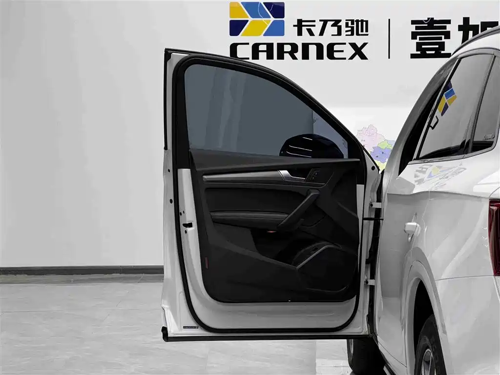 Audi Q5L 2023 40T Luxury Dynamic фото 5