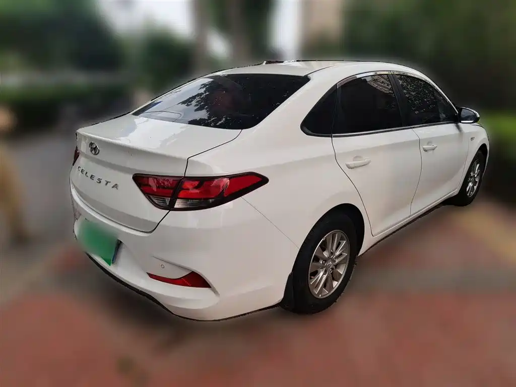 Hyundai Elantra 2018 1.6L Automatic Pleasing Edition GL China VI фото 4