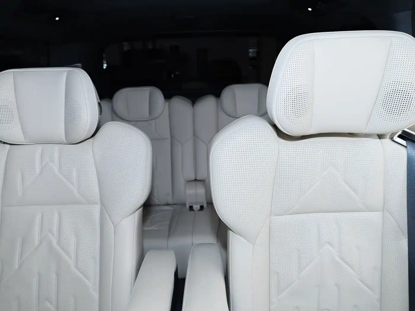 ZEEKR 009 2026 2024 6-seat Executive AWD 108kWh