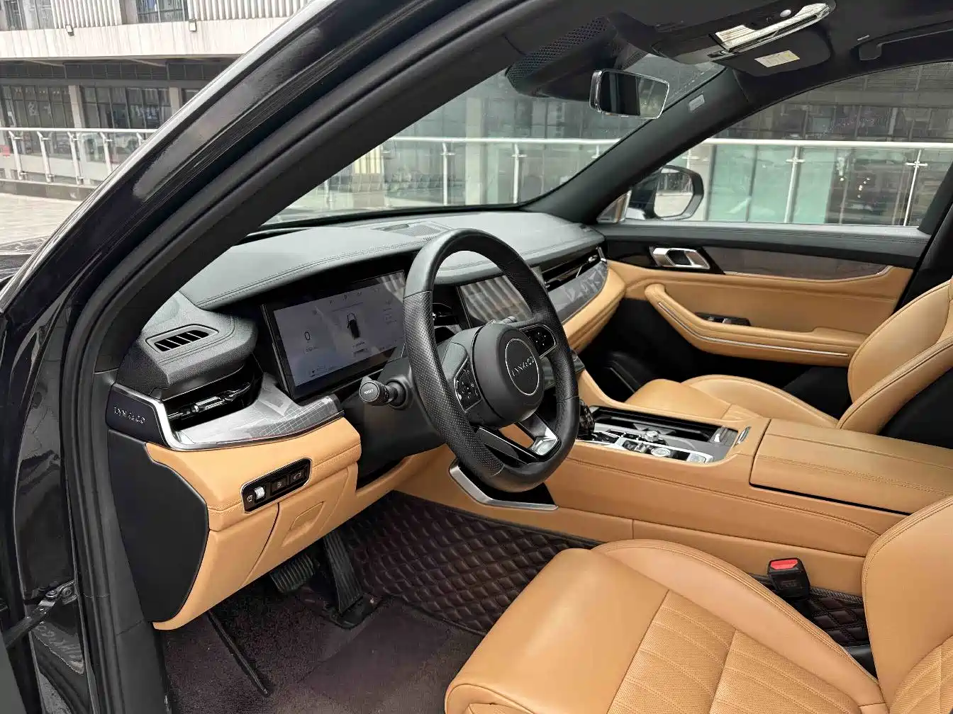 Lynk & Co 09 EM-P 2023 2.0TD EM-P Voyage PM 7-Seater фото 6