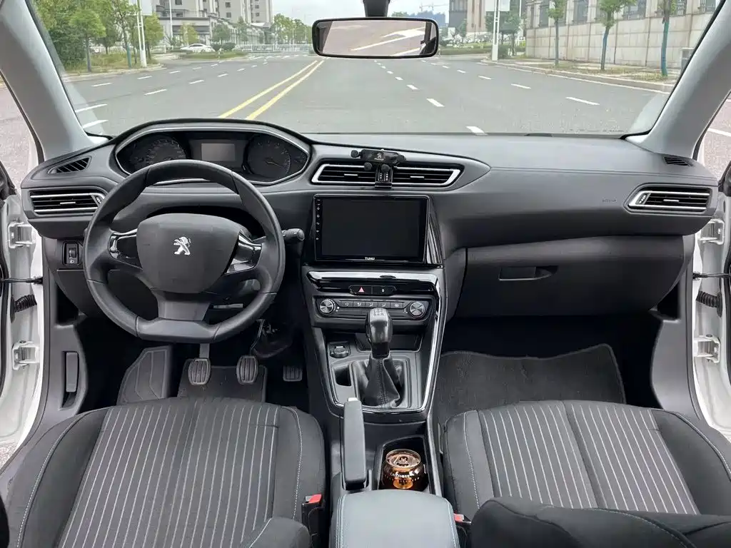 Фото 6 - Peugeot 308