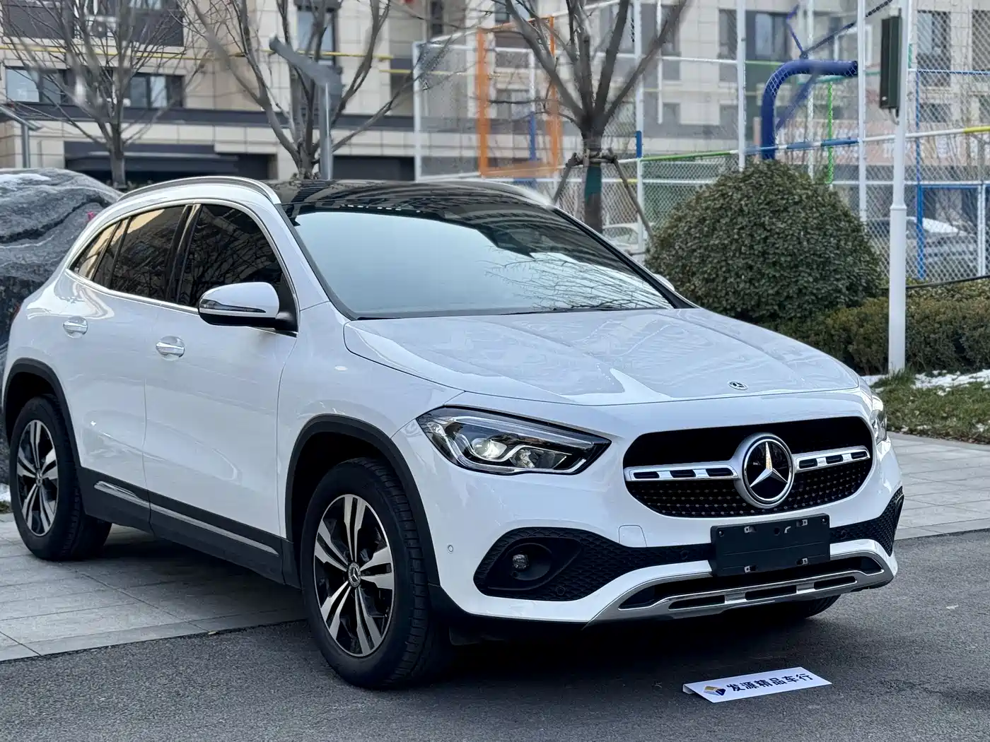 MERCEDES-BENZ GLA