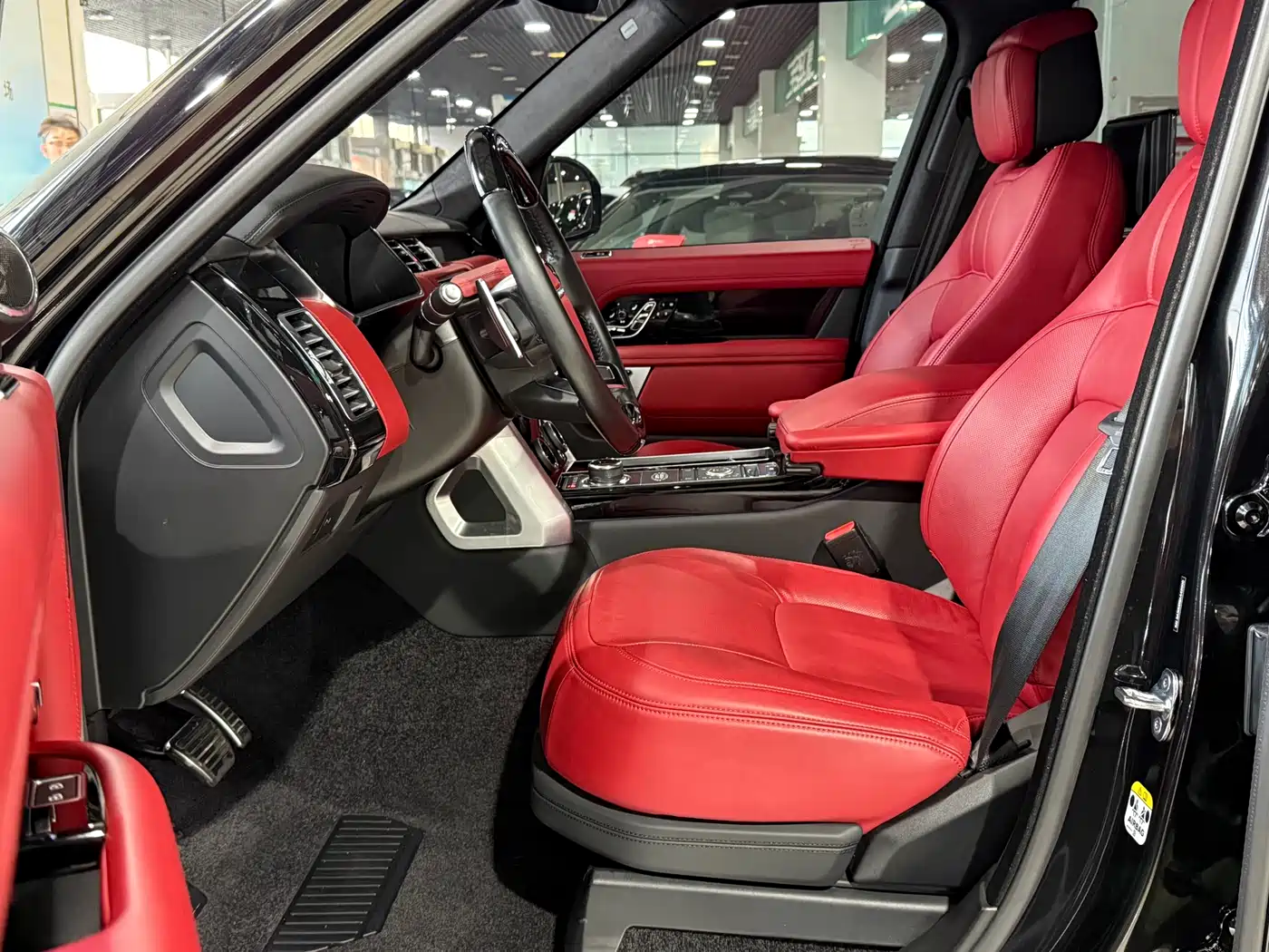 Land Rover Range Rover 2022 3.0 L6 400PS Prestige Genesis Extended Edition фото 4