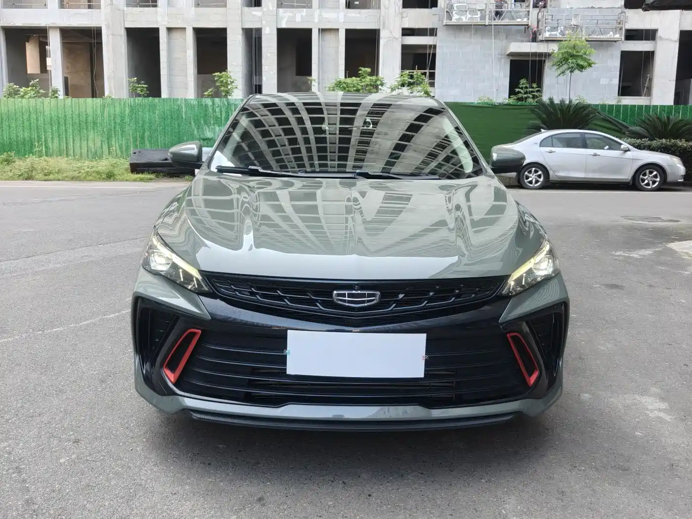Фото 2 - Geely Binrui