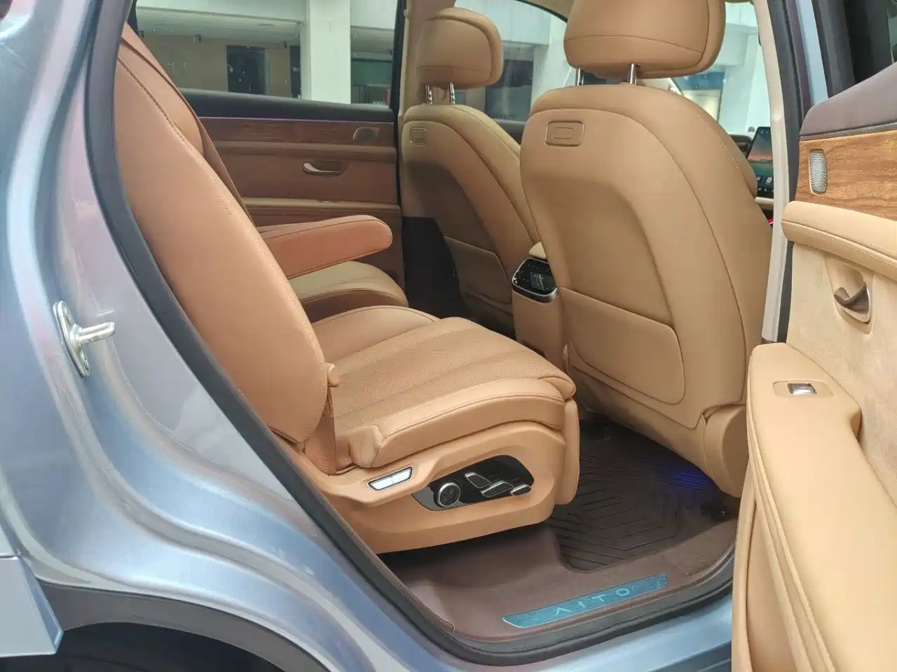 AITO Wenjie AITO M7 2024 1.5T Smart AWD Max 6-Seater фото 11