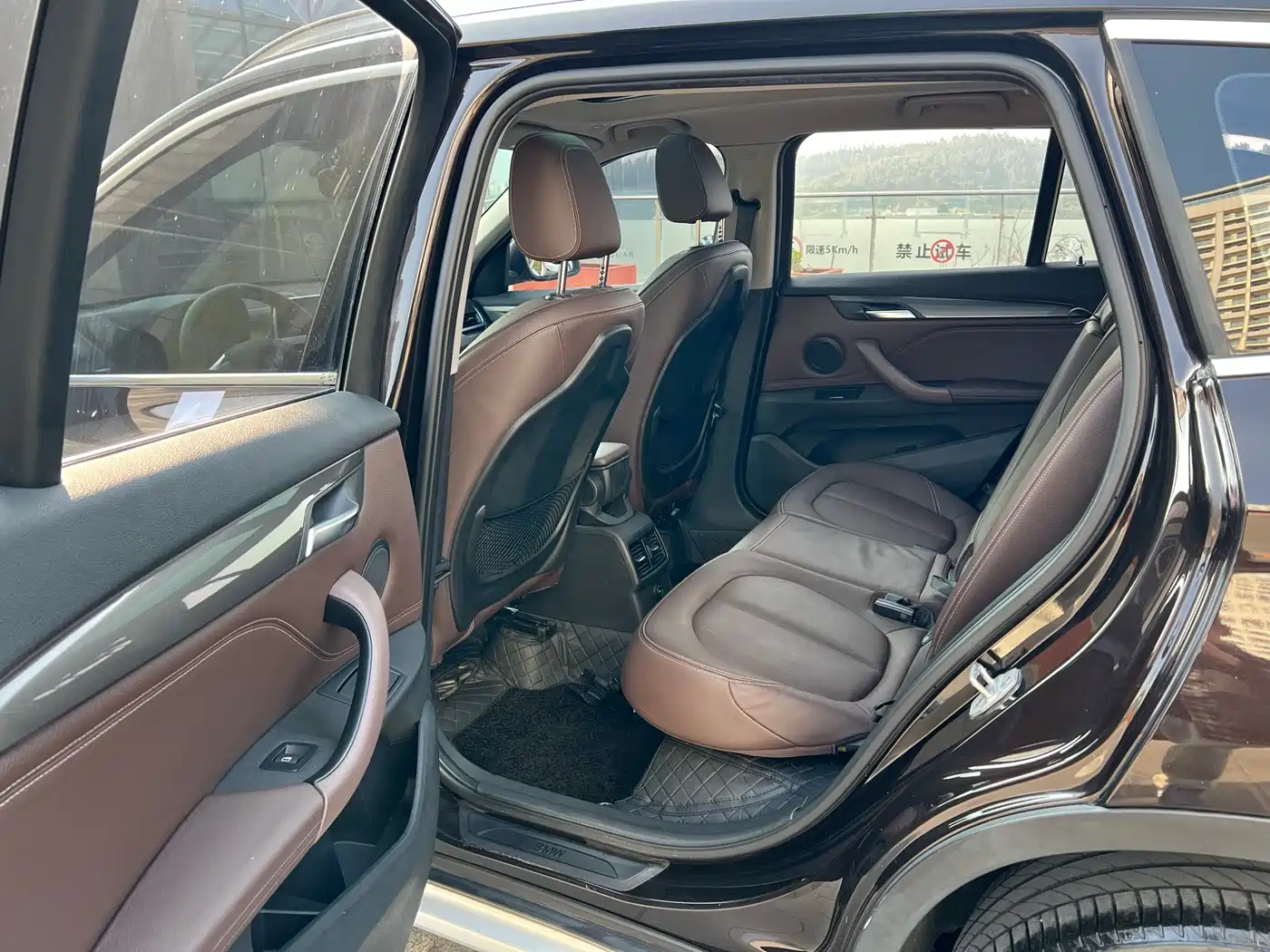 BMW X1 2018 xDrive20Li Premium Model фото 27