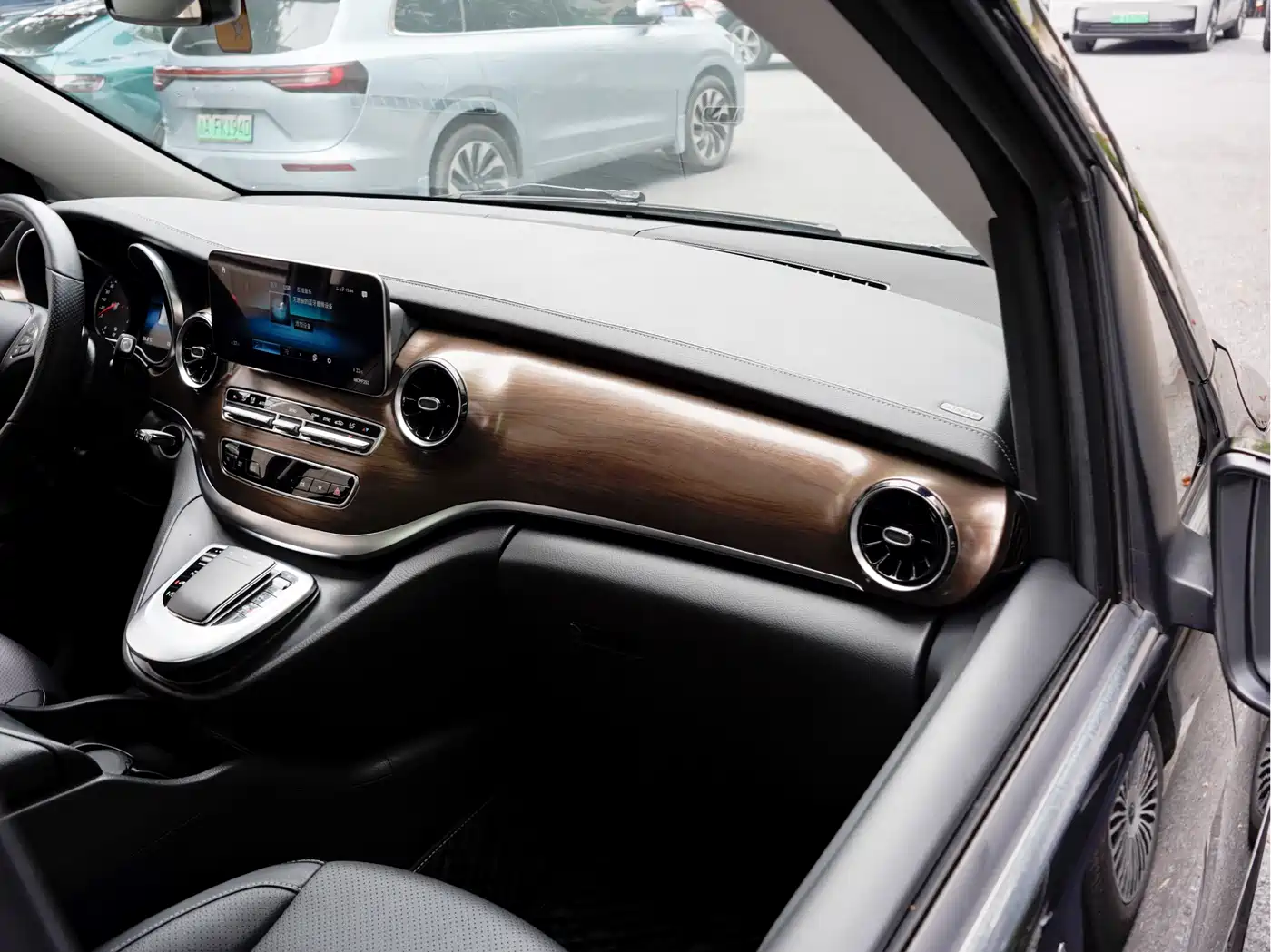 Mercedes-Benz V-Class 2020 V 260 Luxury Edition фото 20