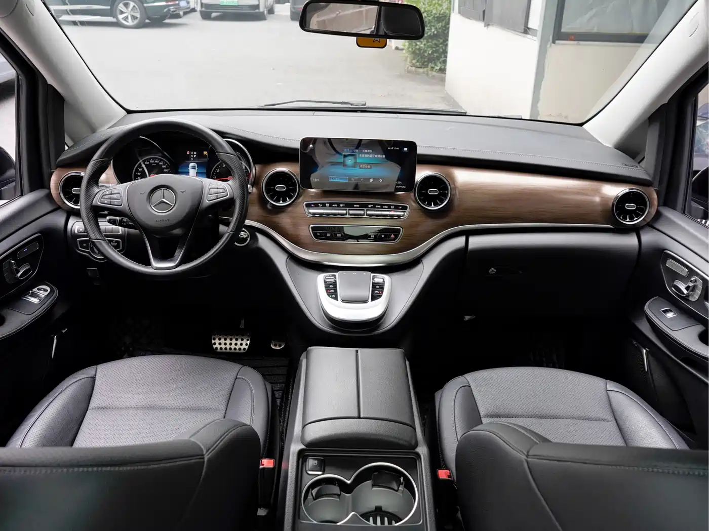 Mercedes-Benz V-Class 2020 V 260 Luxury Edition фото 14