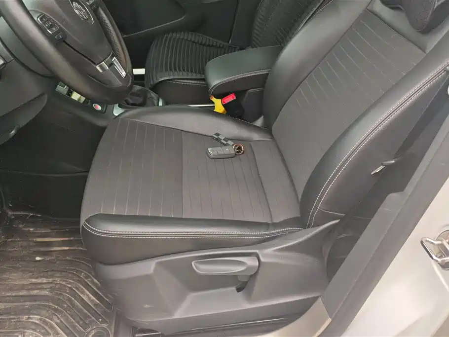 Volkswagen Tiguan 2016 280TSI Automatic 2WD Silk Road Fashion Edition фото 8