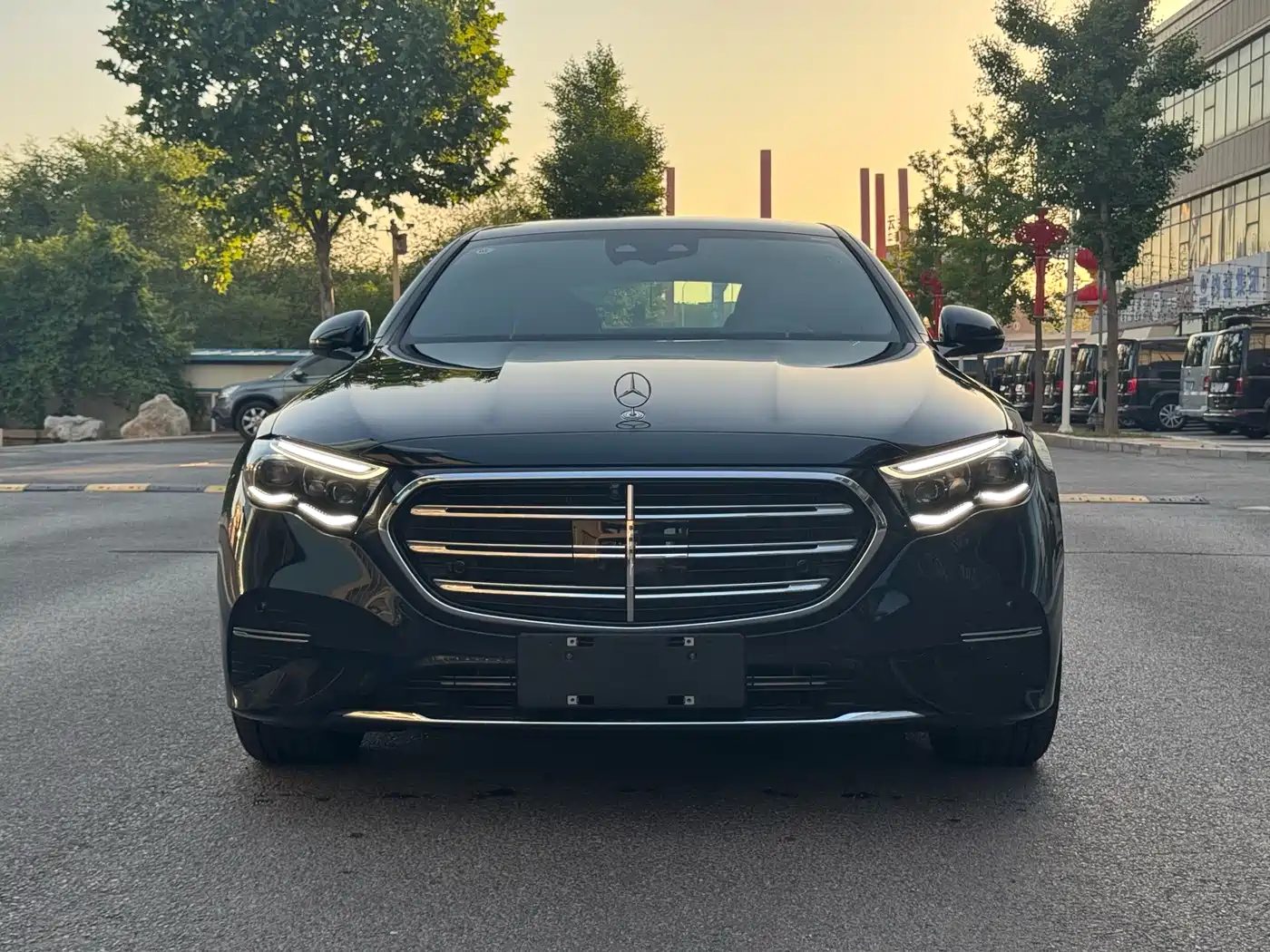 MERCEDES-BENZ E-CLASS