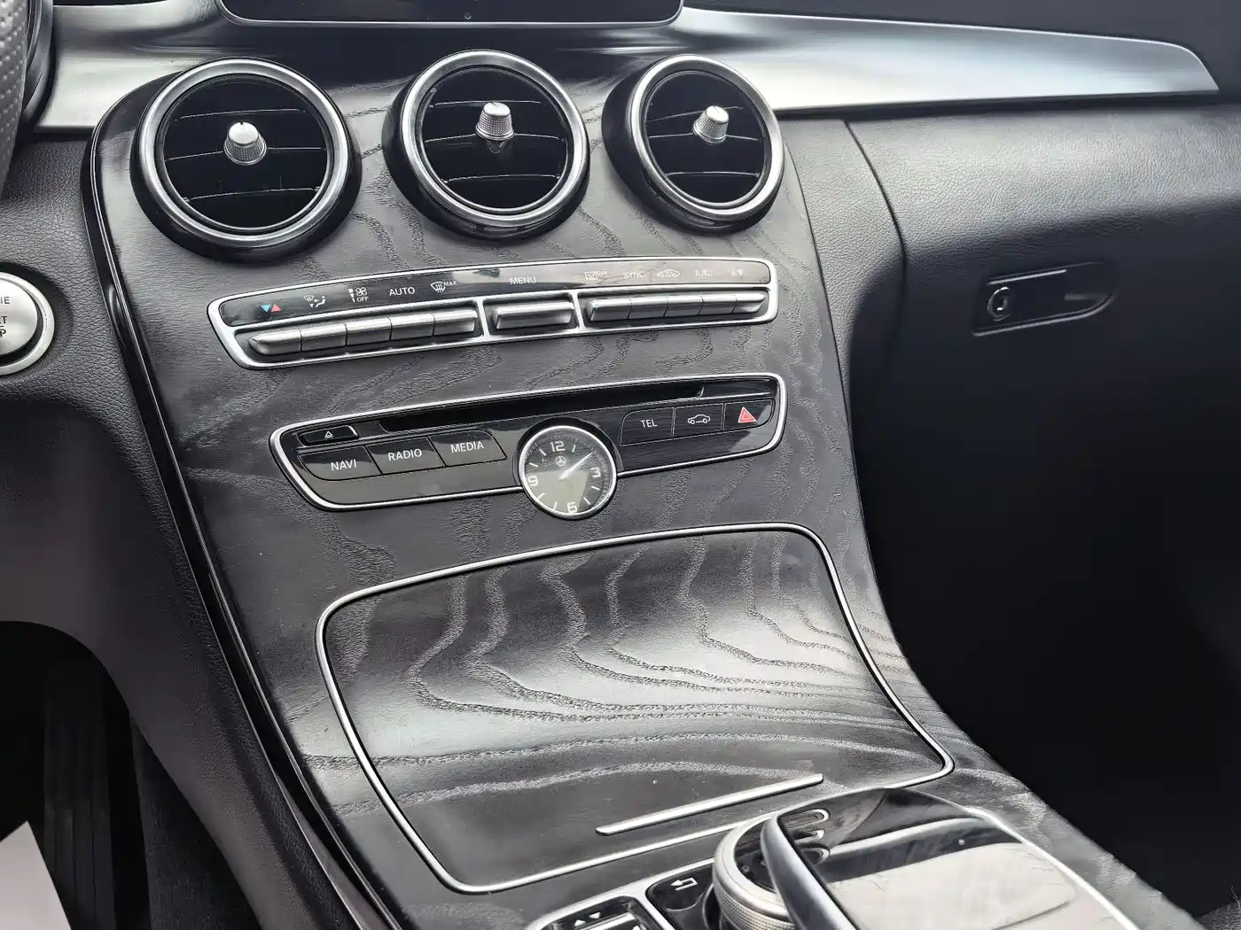 Mercedes-Benz C-Class 2017 C 200 L Sport фото 6