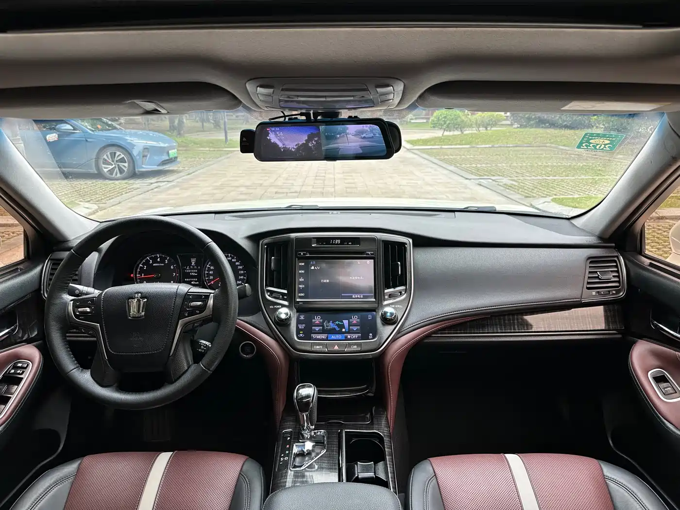 Toyota Crown 2017 2.0T Sport Edition фото 8