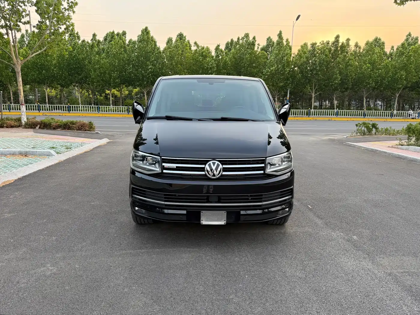 Volkswagen Multivan 2020 2019 2.0TSI 4WD Premium 7-seater