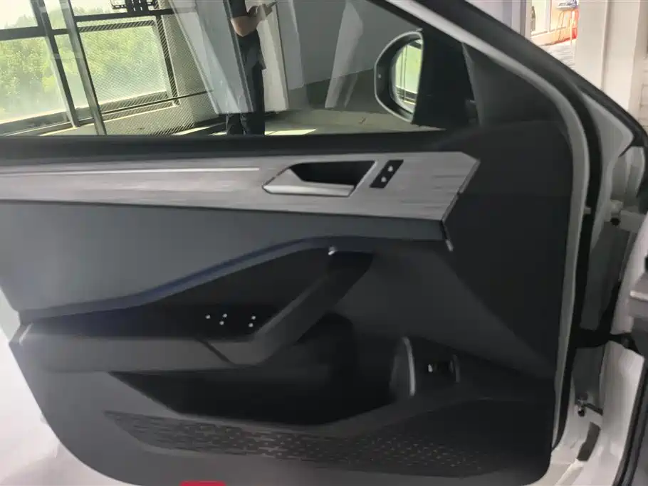 Volkswagen Sagitar 2025 300TSI DSG Surpass Edition фото 7