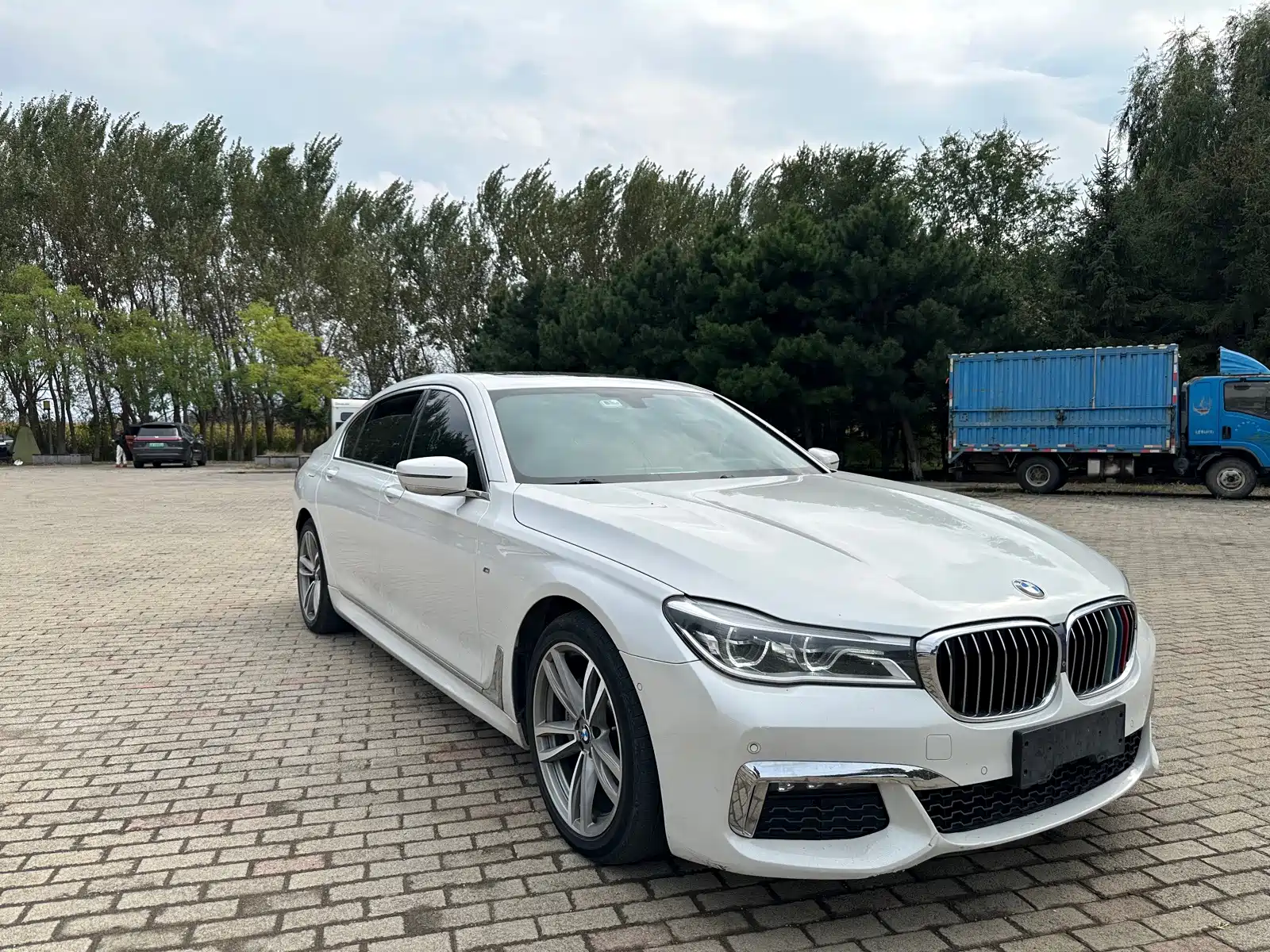 Фото 3 - BMW 7 Series