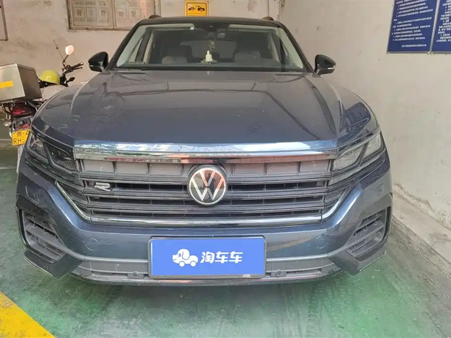 Volkswagen Touareg 2023 3.0TSI R-Line Black Sports Package фото 2