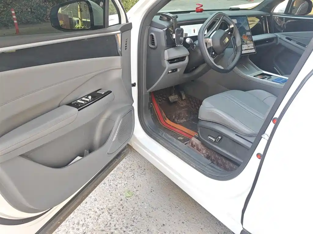Geely Galaxy Galaxy L7 2025 Model EM-i 115km Long Range Edition фото 13