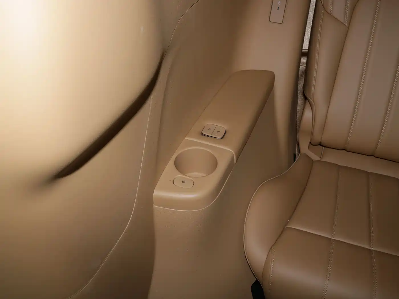 Voyah Auto Voyah Dreamer 2025 PHEV AWD Flagship Kunpeng Edition фото 22