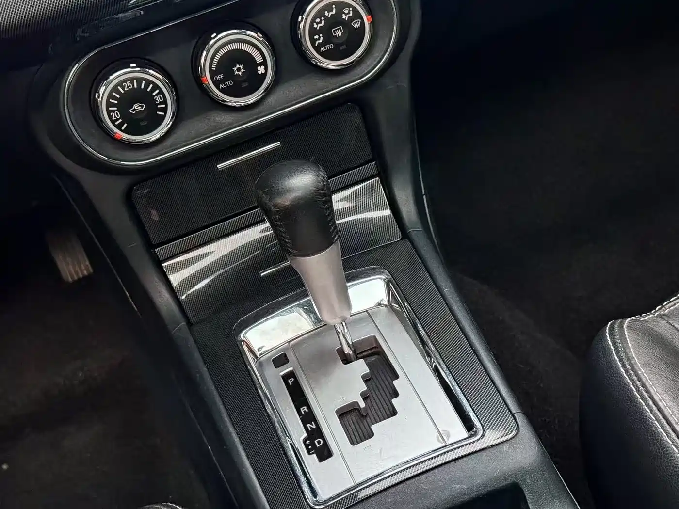 Mitsubishi Lancer EX 2013 ZhiShang Edition 1.8L CVT Luxury фото 6