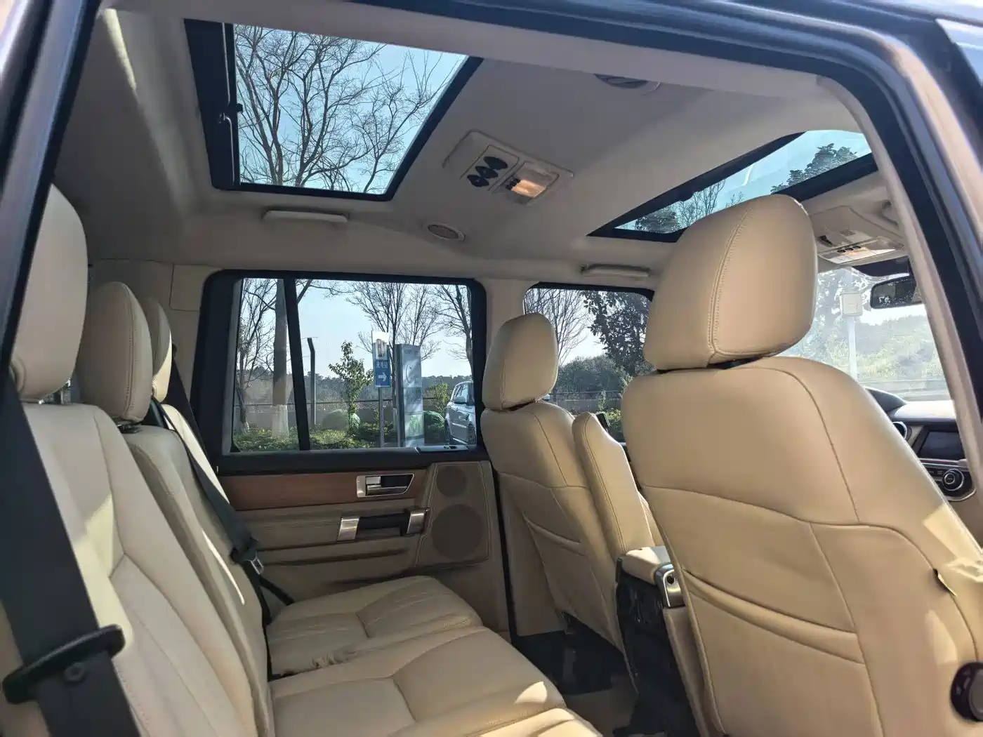 Land Rover Discovery 2016 3.0 SC Gloss Black Collector's Edition HSE фото 12