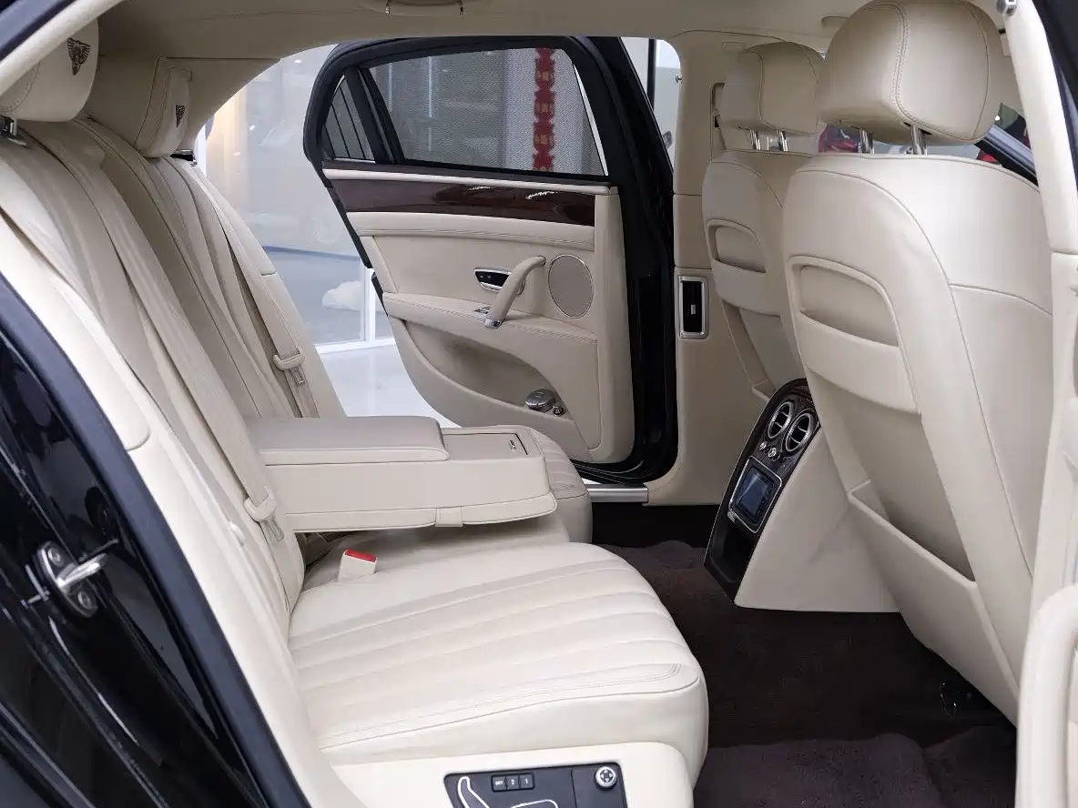 Bentley Flying Spur 2013 6.0T W12 Mulliner фото 10