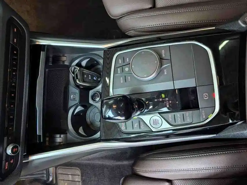 BMW 3 Series 2022 320i Sport Package фото 11