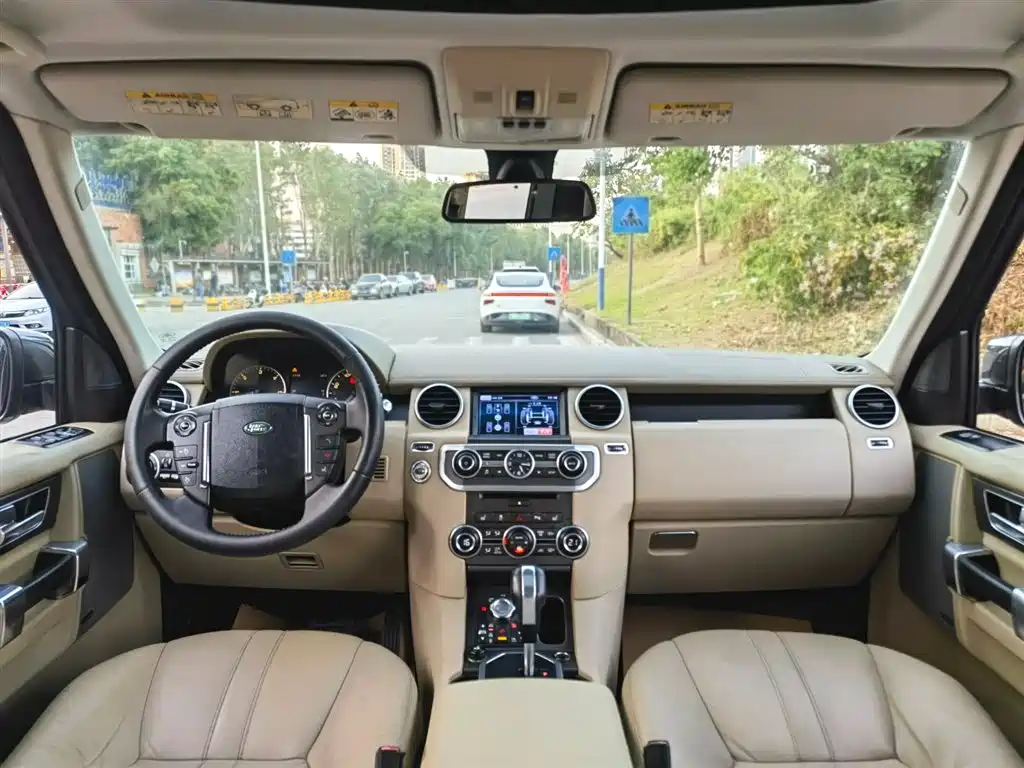 Land Rover Discovery 2012 3.0 SDV6 HSE Diesel фото 8