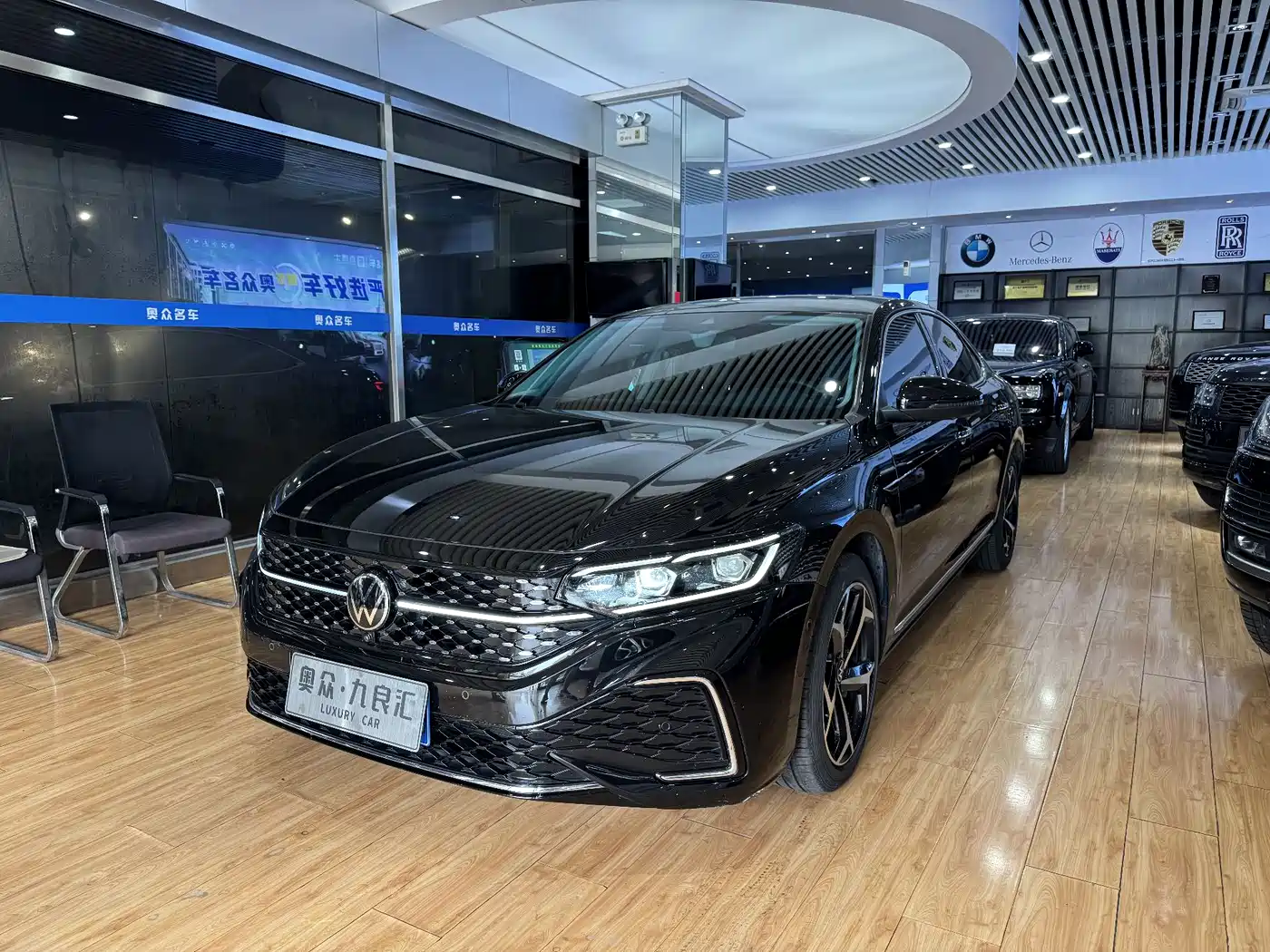 Volkswagen Passat 2023 330TSI Starlight Luxury Edition