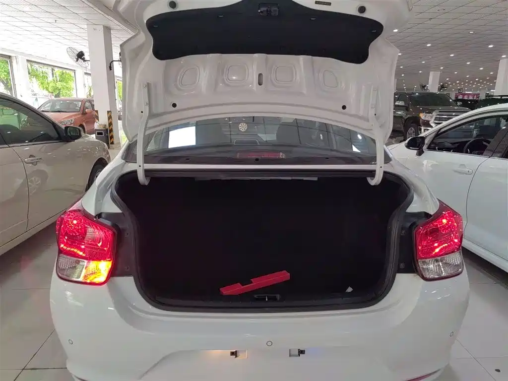 Hyundai Verna 2017 1.4L Auto Jump Edition (China V) фото 15