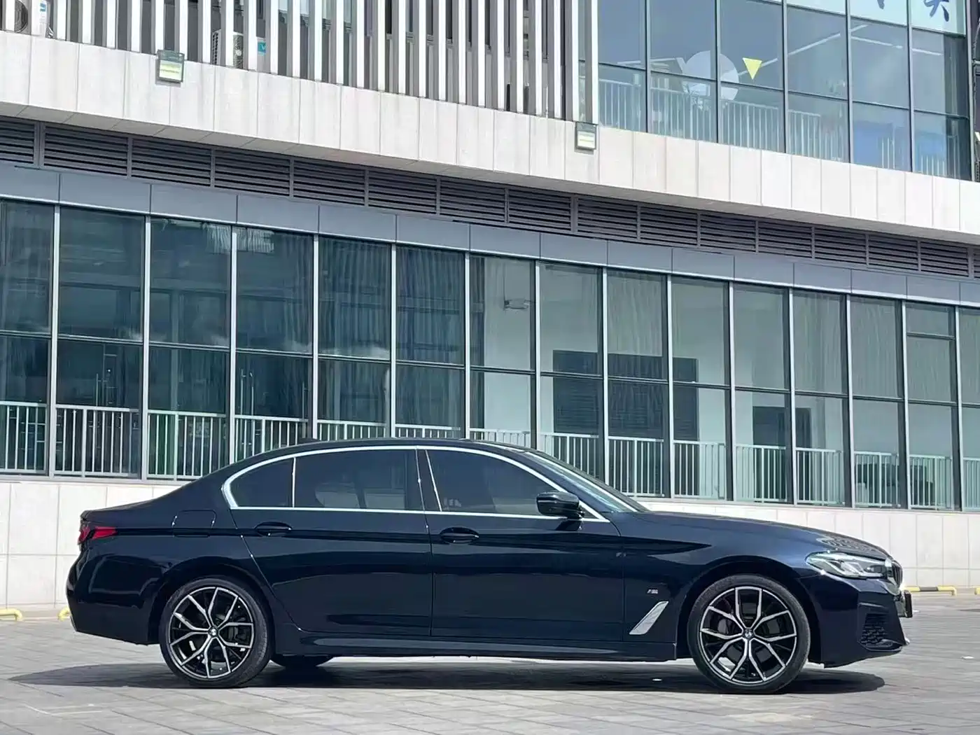 BMW 5 Series 2022 530Li Exclusive M Sport Package фото 4