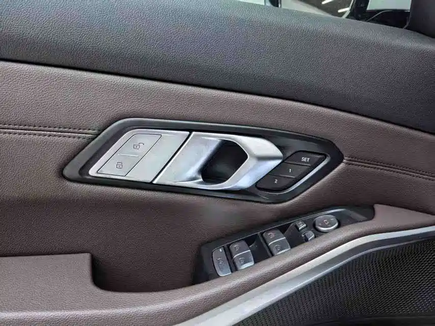 BMW 3 Series 2022 320i Sport Package фото 10
