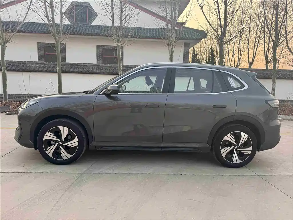 GEELY GALAXY GALAXY E5