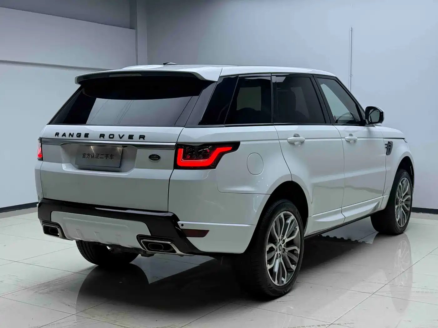 Land Rover Range Rover Sport 2015 3.0 SC V6 HSE фото 14