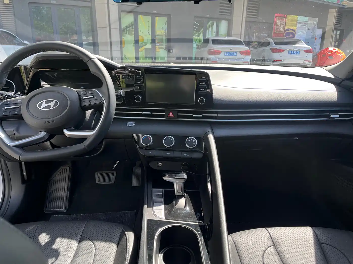 Hyundai Elantra 2023 1.5L CVT GLX Elite Edition фото 10