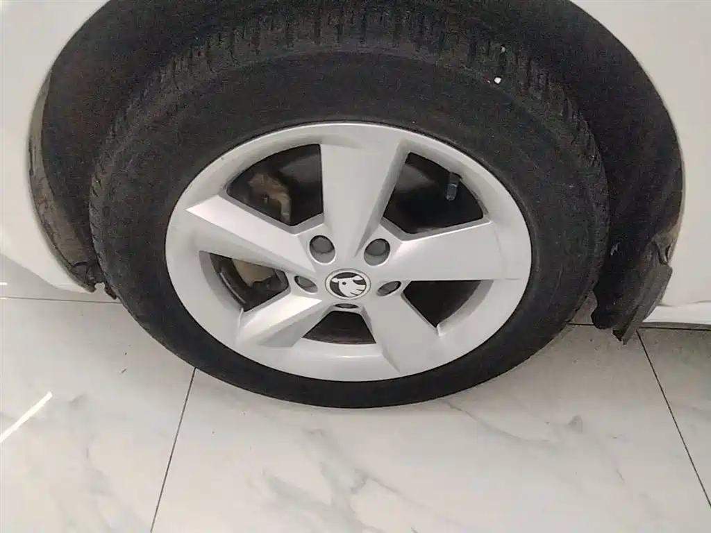 Škoda Octavia 2015 1.6L Automatic逸俊版 фото 23