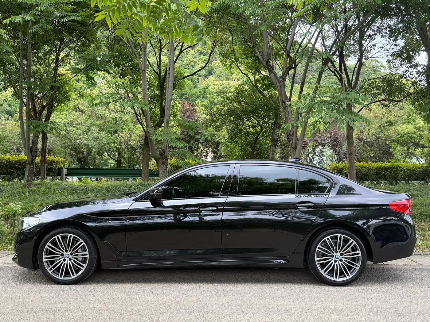 BMW 5 Series 2018 Facelift 530Li Leading M Sport Package фото 3