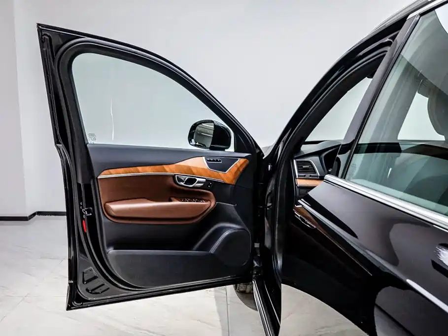Volvo XC90 2023 2023 B5 Smart Luxury Edition 7-Seater