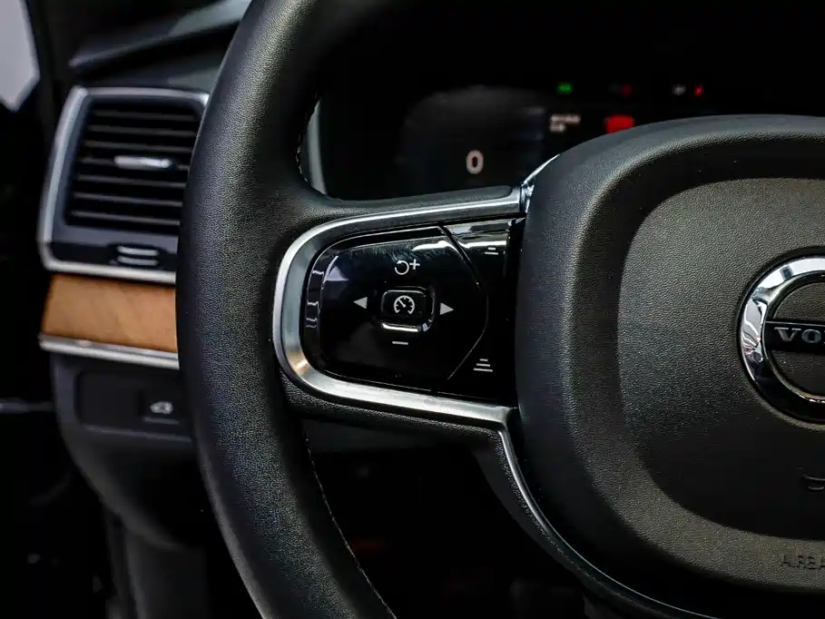 Volvo XC90 2023 2023 B5 Smart Luxury Edition 7-Seater