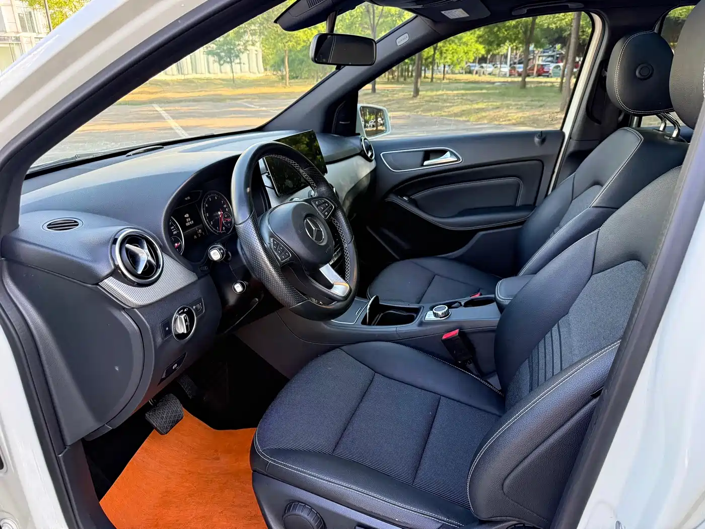 Mercedes-Benz B-Class 2015 B 200 Dynamic фото 4