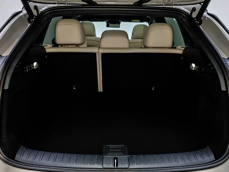 Li Auto i6 2025 2025 2WD Base Model