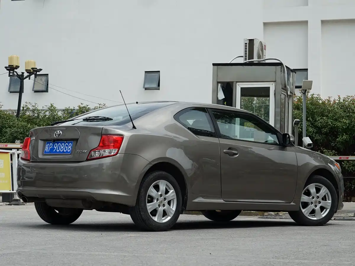 Toyota Zelos 2011 2.5L Standard Edition фото 21