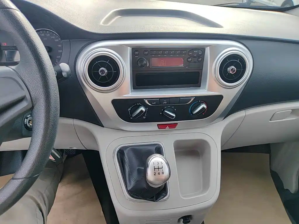 JAC Refine M3 2024 2023 PLUS 1.8L Comfort 7/8-seater