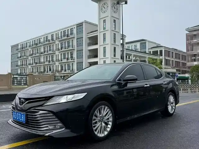 TOYOTA CAMRY
